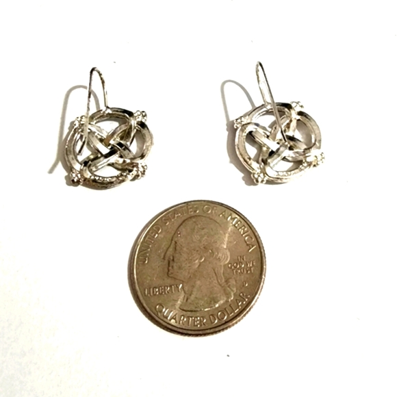 Vintage Avon Choker with Medallion and Matching Earrings - Picture 9 of 10